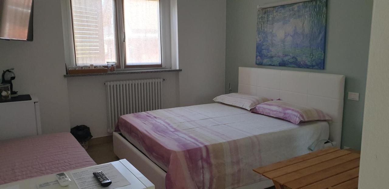 La Tana Dei Corgi Bed & Breakfast Moncrivello Dış mekan fotoğraf