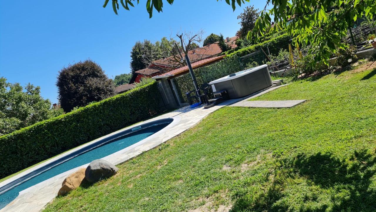 La Tana Dei Corgi Bed & Breakfast Moncrivello Dış mekan fotoğraf